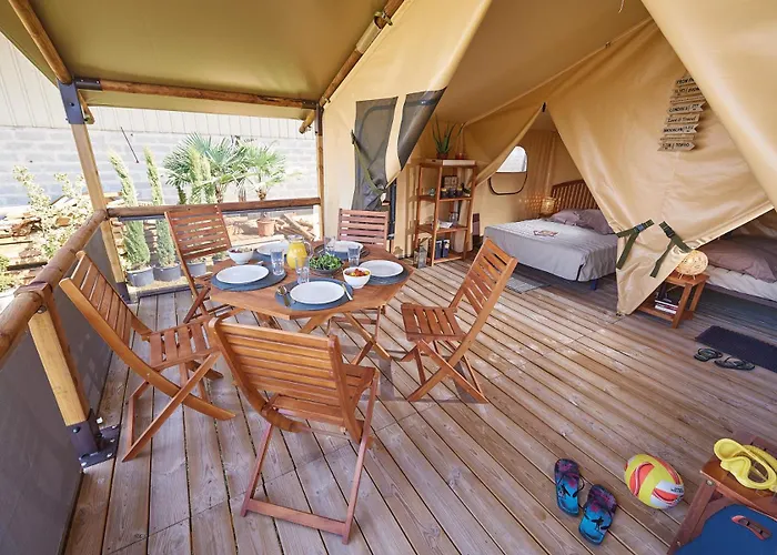 Les Vertes Feuilles 康村